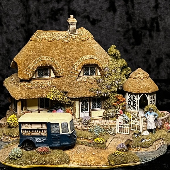Lilliput Lane -Two Pints Please - Collectors Club - Picture 6 of 16
